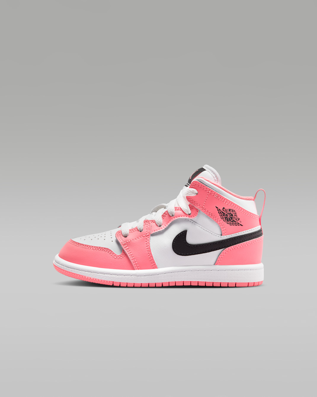 Jordan 1 Mid Younger Kids' Shoes. Nike BE